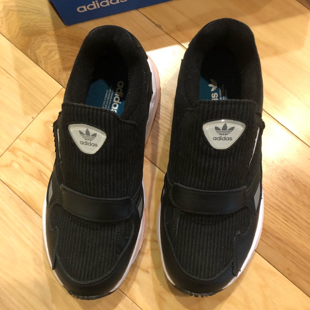 Adidas Falcon size 6